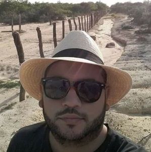 Meet your Posher, Cesar